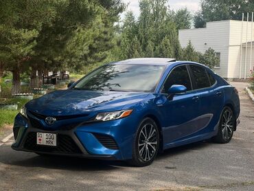 runx alex: Toyota Camry: 2018 г., 2.5 л, Типтроник, Гибрид, Седан