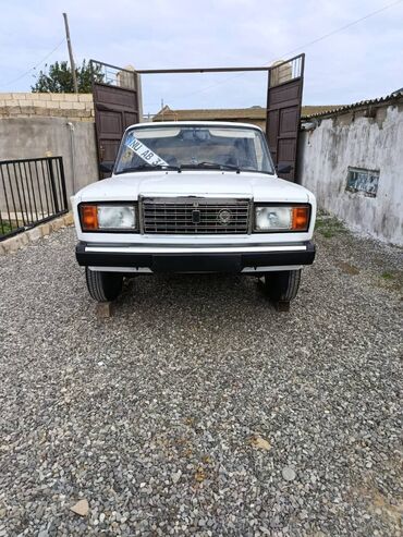 ваза стеклянная прозрачная высокая без узора: VAZ (LADA) 2107: 1.6 l | 2006 il 200000 km Sedan