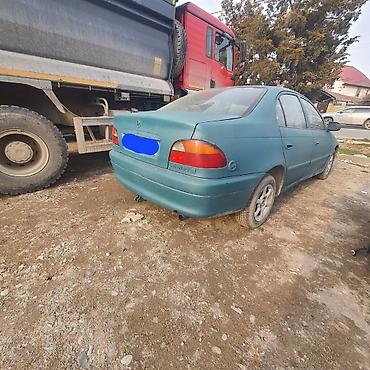 Toyota Avensis: 1998 г., 1.6 л, Кол менен иштөөчү, Бензин, Седан