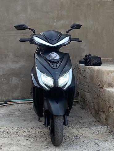 skoda minivan: Salam ELIM YANDI qiymete satilir elekdirikli moped az surulub ideal — 1