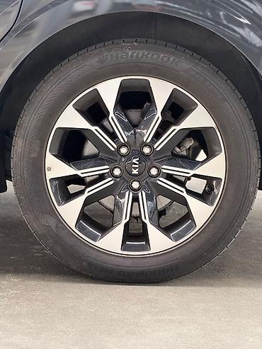 Kia: Kia Carnival: 2020 г., Минивэн — 21