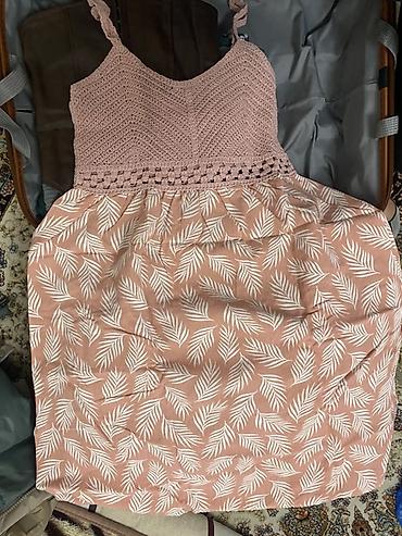 Другая женская одежда: Продаю вещи каждая вещь стоит 500 сом кроме серой футболки черной — 2