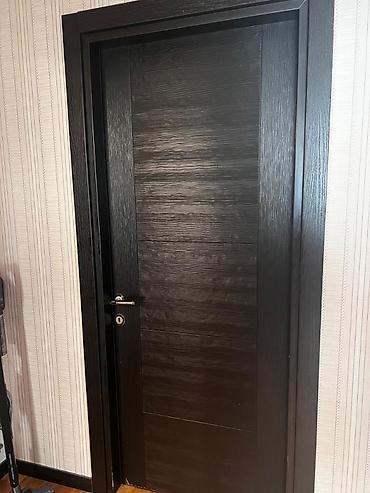 Qapılar və aksessuarlar: 4 ədəd otaq qapısı satılır, normal vəziyyətdə, çərçivəsi və — 2