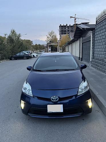купить авто киргизия: Toyota Prius: 2015 г., 1.8 л, Вариатор, Гибрид — 7