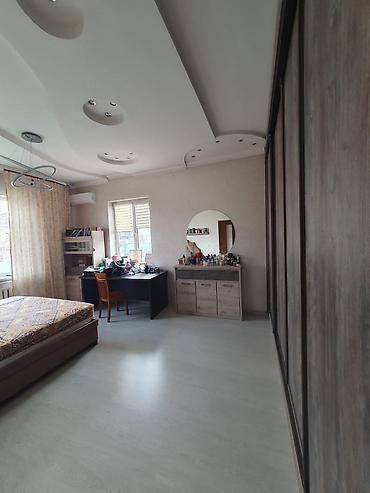 Продажа коттеджей и домов: Продается два 2 этажных особняка. р-н мкр.Джал, по — 13