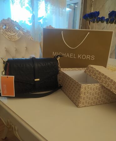 yumru sumkalar: Çiyin çantası, Michael Kors, Yeni