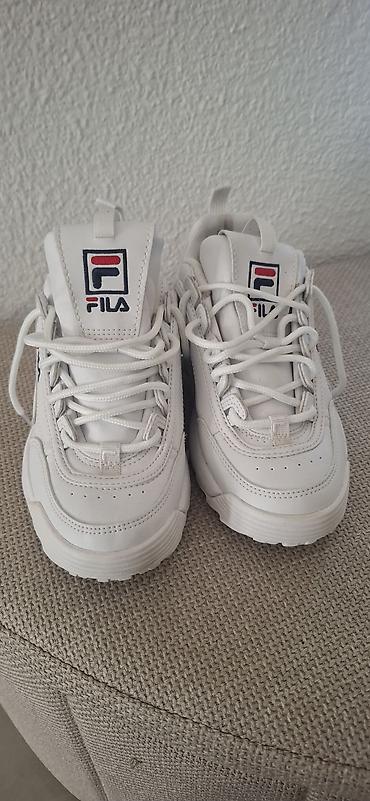 gležnjače ravne: Fila Disruptor Low WMN patike – bele - Model: Disruptor Low WMN — 1