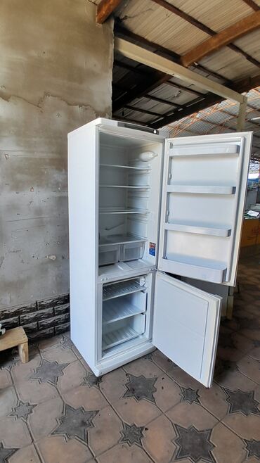 Холодильные витрины: Холодильник Indesit, Двухкамерный
