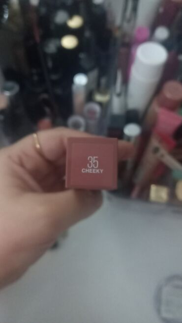tek qaş: Dodaq boyası, Maybelline, Çəhrayı