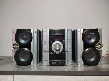 буферы для машины: Продаю недорого недорого SONY музыкальный центр есть AUX есть и