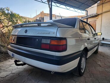 Volkswagen: Volkswagen Passat: 1990 г., 1.8 л, Механика, Бензин, Седан — 6