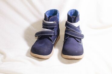 детские ботинки на липучках: Ортопедические сапожки, замшевые на мальчика. Размер 29. Одели от силы