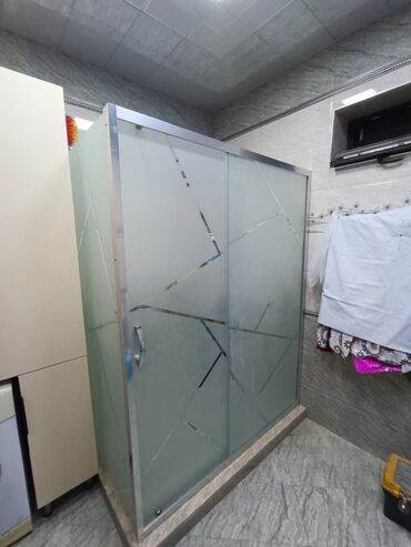 Duş kabinaları, arakəsmələr: Yeni Üstü açıq kabina, Künc üçün, Rayonlara çatdırılma, Pulsuz çatdırılma — 5