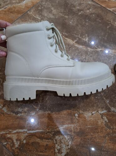 Čizme: Čizme, 39 na lalafo.rs — 1 Čizme: Čizme, 39 — 1