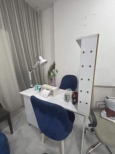 İşlənmiş, Manikür üçün masa, Güzgüsüz