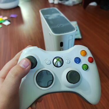 блоки питания gamemax: Продам xbox 360 не прошитая ревизию не знаю, в комплекте блок