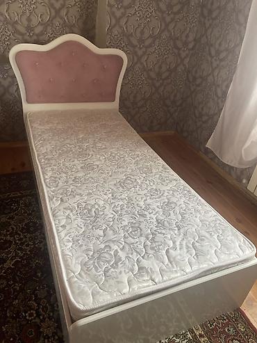 ipək parca: İşlənmiş, Təknəfərlik çarpayı, Bazasız, Matras ilə, Siyirməsiz, Azərbaycan — 1