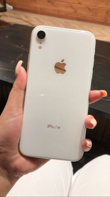 Apple iPhone: IPhone Xr, Б/у, 64 ГБ, Белый, Защитное стекло, 80 %