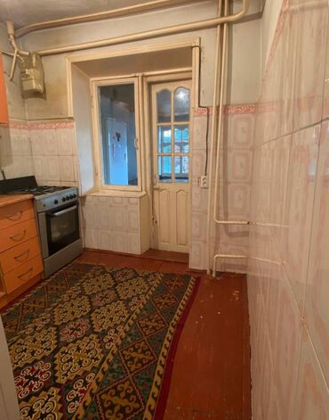 квартира интергелпо: 2 комнаты, 42 м², 1 этаж, Старый ремонт