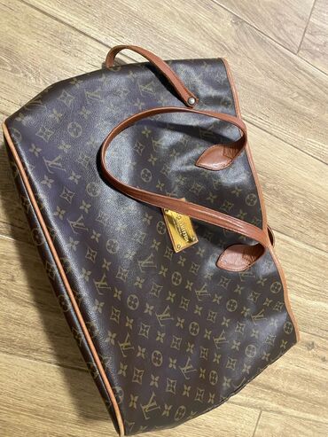 torbe: Louis Vuitton kožna torba u odličnom stanju