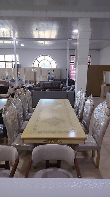 Masa və oturacaq dəstləri: Qonaq otağı üçün, Yeni, Açılmayan, Oval masa, 8 stul — 14