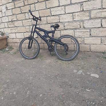 velosiped ramasi 28: Salam velosiped tecili satililir barter var 26liq dir qara rengli — 3