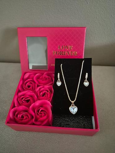 mona snizenje: Elegantan poklon set nakita u luksuznoj roze kutiji sa mirisnim — 4