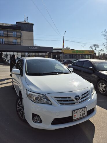 Toyota: Toyota Corolla: 2011 г., 1.6 л, Механика, Бензин, Седан