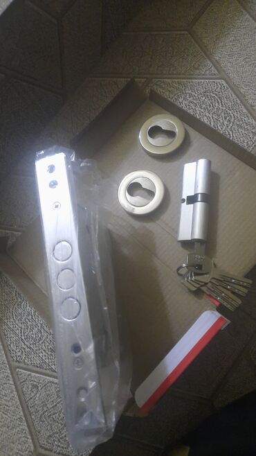 ремонт iphone: Qapi zamokarin deyişdirilmesi temiri bağli qapilarin açilmasi kale