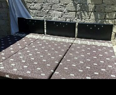 Çarpayılar: Çarpayı Yəzə hazırları var Çatdırılma var Bir nəfərlik kravat 60 manat — 2