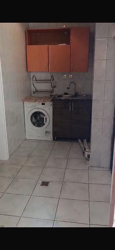 neftcilər ev: Kirayə verilir: 2 otaqlı, mebelli mənzil - Otaqlar: geniş zal və — 6