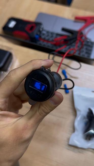 Другая автоэлектроника: Врезная розетка в авто USB разъемы в машину Разъемы для зарядки в авто at lalafo.kg — 4 Другая автоэлектроника: Врезная розетка в авто USB разъемы в машину Разъемы для зарядки в авто — 4