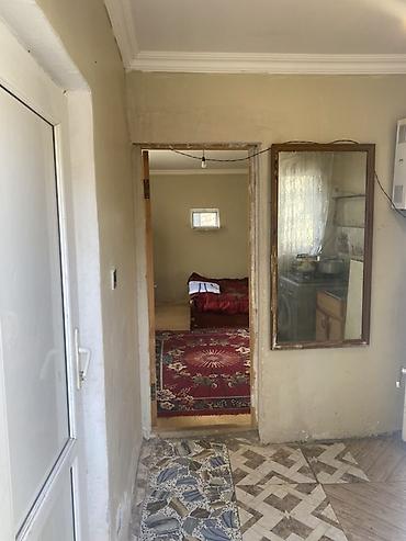 upd qesebesinde satilan evler: 1 otaqlı həyət evi - Plan: geniş bir otaq (yataq və qonaq zonası) — 6