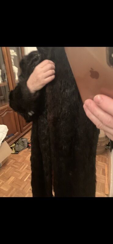 Krzneni kaputi: L, Sa postavom, bоја - Crna — 1