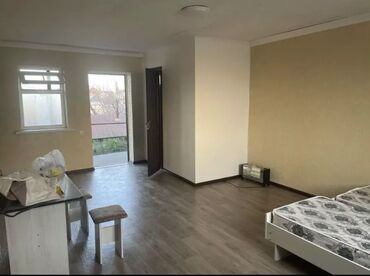 с террасой: 25 м², 1 комната, Утепленный, Забор, огорожен