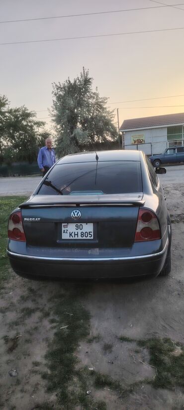 Volkswagen: Volkswagen Passat: 1.8 l | 2001 il Sedan — 5