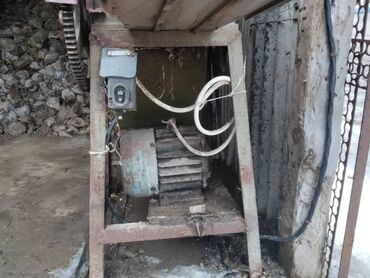 наполнитель для животных: Продаю сенорезка + овощерезка