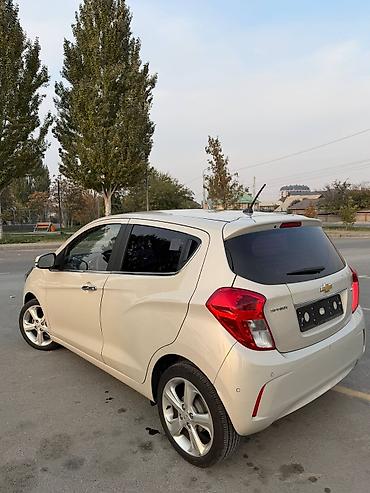 sea doo: Chevrolet Spark: 2017 г., 1 л, Автомат, Бензин, Хэтчбэк — 6