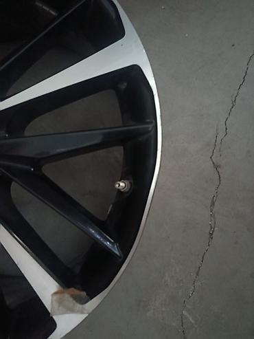 r18 255 55: Литой диск Toyota, оригинальный. - Диаметр: 18" - Крепёж: 5 отверстий — 2