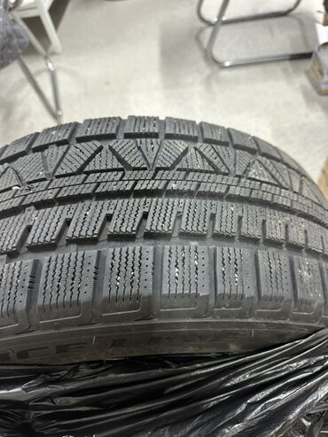 погрузчик шины: Зимняя шина 235/45 R18 XL На камри 70 4 шт все одинаковые