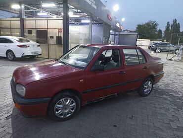 женил жук ташуучу унаа: Volkswagen Vento: 1993 г., 1.8 л, Механика, Бензин, Седан