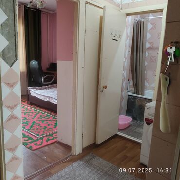 васток 5 квартира берилет: 2 бөлмө, 45 кв. м, 105-серия, 2 кабат, Косметикалык ремонт