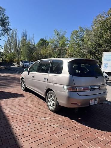 Продажа авто: Toyota Ipsum: 2002 г., Автомат, Бензин, Универсал — 6