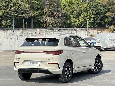 BYD: BYD E2: 2023 г., Электромобиль, Хэтчбэк — 4