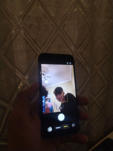 Apple iPhone: IPhone 11 Pro — 4