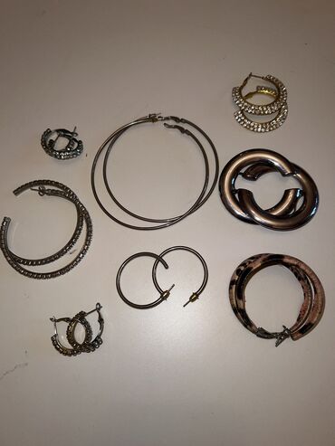 Sırğalar: Bijuteriya sırğalar. Hər şəkildəkinin Hamısı birlikdə 8 manat -da lalafo.az — 12 Sırğalar: Bijuteriya sırğalar. Hər şəkildəkinin Hamısı birlikdə 8 manat — 12