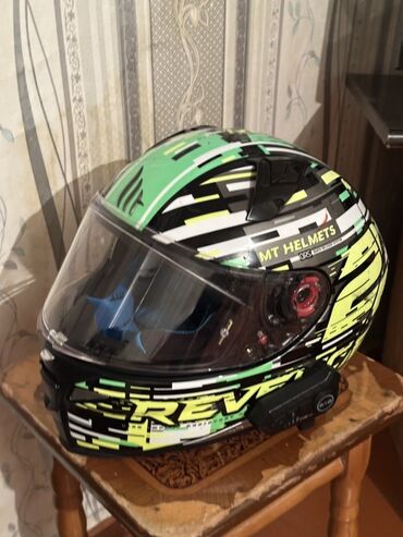 bmw 2 серия m235i мт: MT Helmets markalı bu motosiklet dəbilqəsi yaşıl, qara və ağ rənglərdə