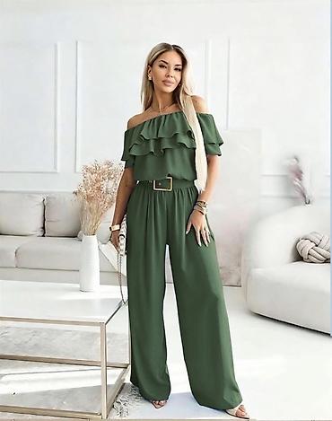twilly hermes: Ženski elegantni kombinezon sa volanima na ramenima
2700 din
S M L — 5