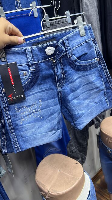 женские джинсовые шорты с гипюром: Джинсы и брюки, Новый