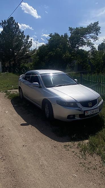 2 8: Honda Accord: 2003 г., 2 л, Механика, Бензин, Седан — 1